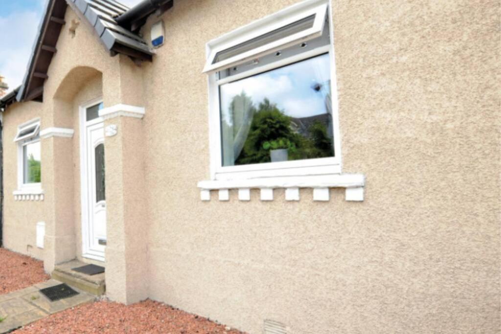 Cheerful One Bedroom Cottage With Parking Space. Γλασκώβη Εξωτερικό φωτογραφία