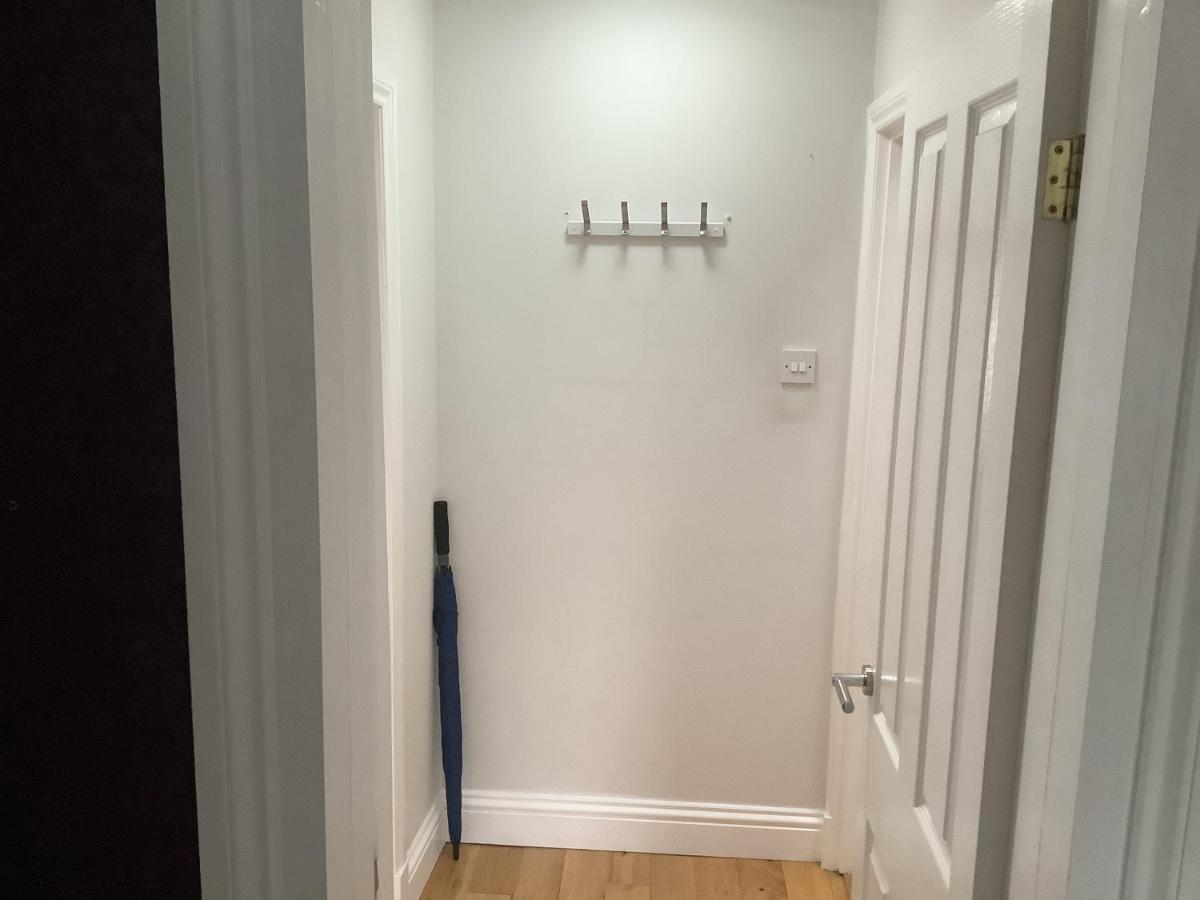 Cheerful One Bedroom Cottage With Parking Space. Γλασκώβη Εξωτερικό φωτογραφία